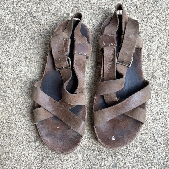 are leather chacos waterproof